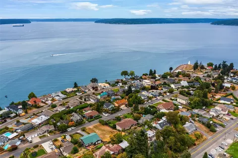 4905 Hyada Blvd NE, Tacoma, WA 98422