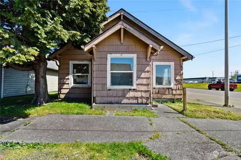 619 27th St, Hoquiam, WA 98550