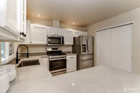 Kitchen - 16416 122nd Ct NE, Bothell, WA 98011 photo 3 of 6