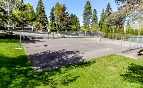 View/Area - 16416 122nd Ct NE, Bothell, WA 98011 photo 3 of 3