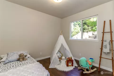 Bedroom - 16416 122nd Ct NE, Bothell, WA 98011 photo 5 of 6
