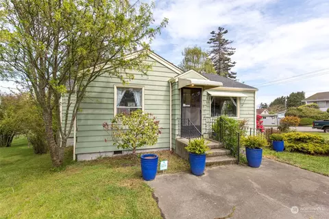 1701 W 7th St, Port Angeles, WA 98363