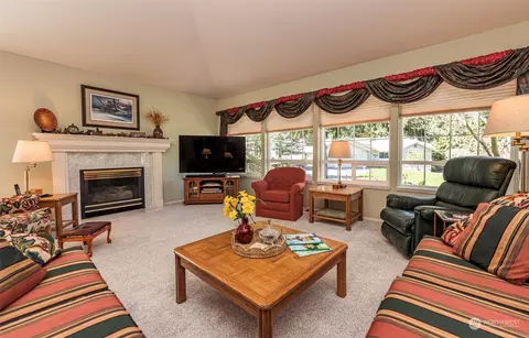 Living - 179 Horizon View Dr, Sequim, WA 98382 photo 2 of 4