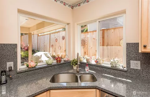 Kitchen - 179 Horizon View Dr, Sequim, WA 98382 photo 3 of 4