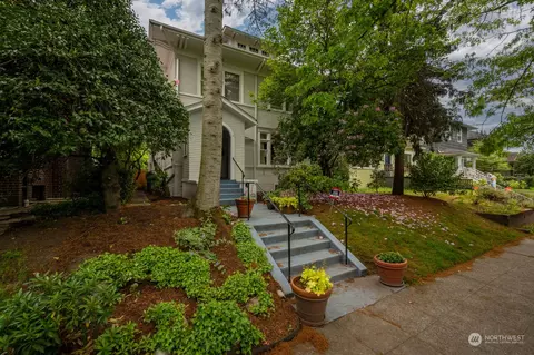 714 20th Ave E, Seattle, WA 98112