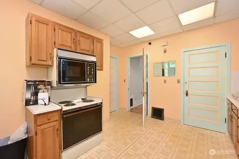 Kitchen - 714 20th Ave E, Seattle, WA 98112 photo 2 of 4