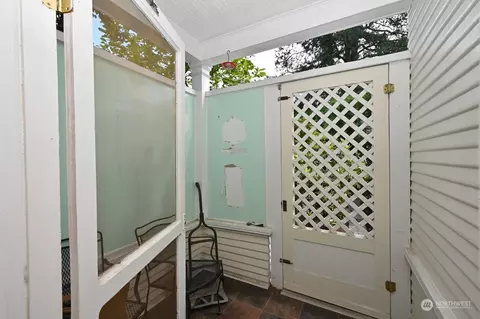 Exterior - 714 20th Ave E, Seattle, WA 98112 photo 5 of 8