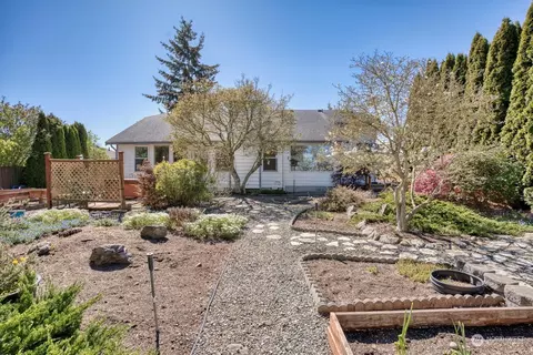 Exterior - 852 E Cedar St, Sequim, WA 98382 photo 4 of 12