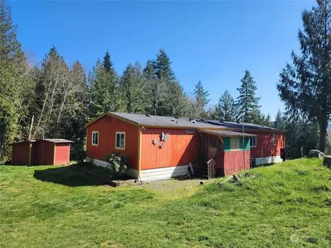 370 Maranatha Rd, Kelso, WA 98626