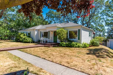 1537 SE 8th Ave, Oak Harbor, WA 98277