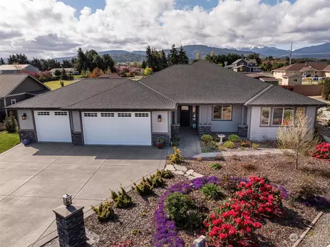 20 Royal Loop, Sequim, WA 98382