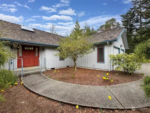 Exterior - 972 Doe Run Rd, Sequim, WA 98382 photo 3 of 9