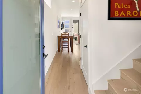 Entry Way - 4210 Evanston Ave N #D, Seattle, WA 98103 photo 2 of 3
