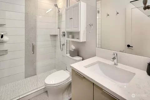 Bath - 4210 Evanston Ave N #D, Seattle, WA 98103 photo 1 of 2
