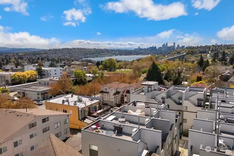 View/Area - 4210 Evanston Ave N #D, Seattle, WA 98103 photo 3 of 6