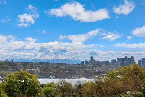 View/Area - 4210 Evanston Ave N #D, Seattle, WA 98103 photo 1 of 6