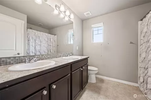 Bath - 217 Gipple St NE, Orting, WA 98360 photo 6 of 6