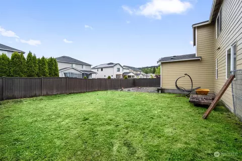 Exterior - 217 Gipple St NE, Orting, WA 98360 photo 6 of 7