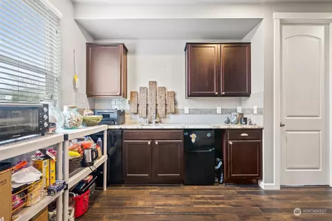 Kitchen - 217 Gipple St NE, Orting, WA 98360 photo 5 of 5