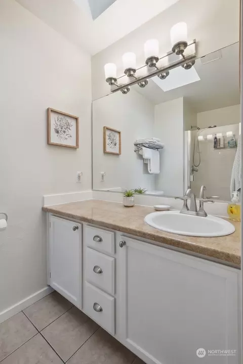Bath - 314 Icey St SW, Orting, WA 98360 photo 1 of 3