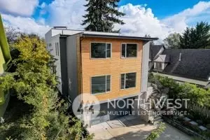 1718 Madrona Dr, Seattle, WA 98122