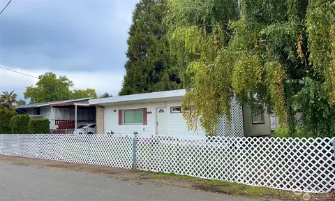 2204 NE 10th Pl, Renton, WA 98056