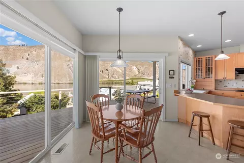 Dining - 325 Beach Dr, Orondo, WA 98843 photo 2 of 3