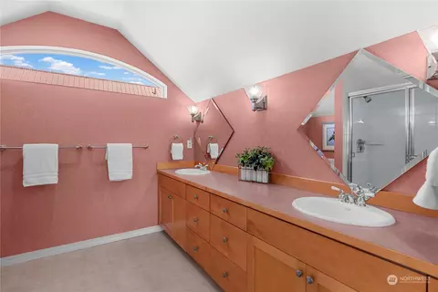Bath - 325 Beach Dr, Orondo, WA 98843 photo 1 of 3