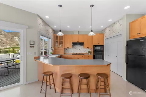 Kitchen - 325 Beach Dr, Orondo, WA 98843 photo 1 of 3