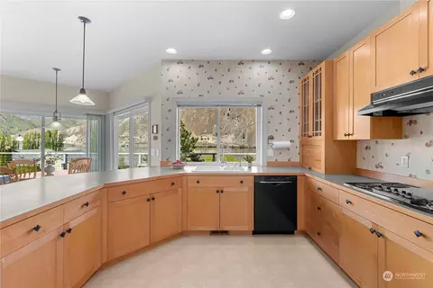 Kitchen - 325 Beach Dr, Orondo, WA 98843 photo 2 of 3