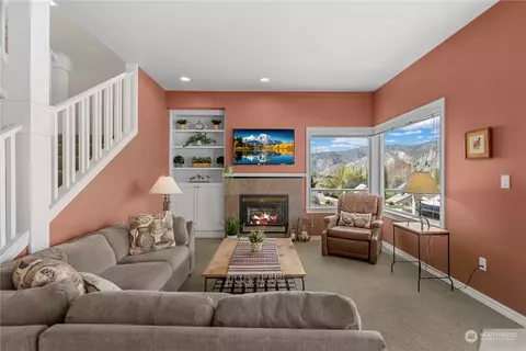 Living - 325 Beach Dr, Orondo, WA 98843 photo 1 of 5