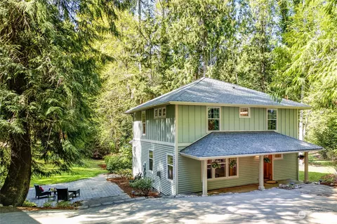 19257 Zola Ave NE, Suquamish, WA 98392