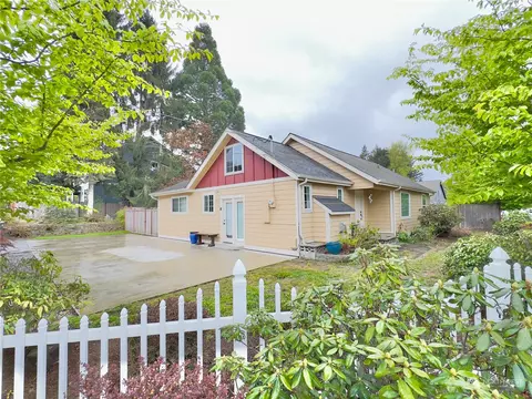 5009 Brassfield Dr SE, Olympia, WA 98501
