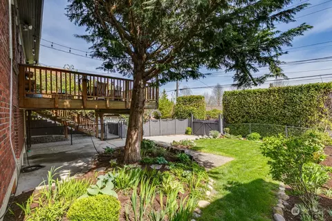 Exterior - 1019 Colby Ave, Everett, WA 98201 photo 8 of 10