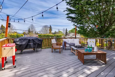 Exterior - 1019 Colby Ave, Everett, WA 98201 photo 6 of 10