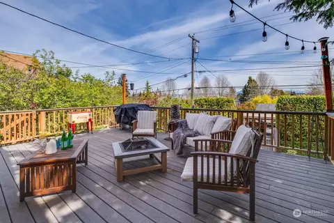 Exterior - 1019 Colby Ave, Everett, WA 98201 photo 4 of 10