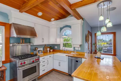 Kitchen - 1019 Colby Ave, Everett, WA 98201 photo 1 of 2