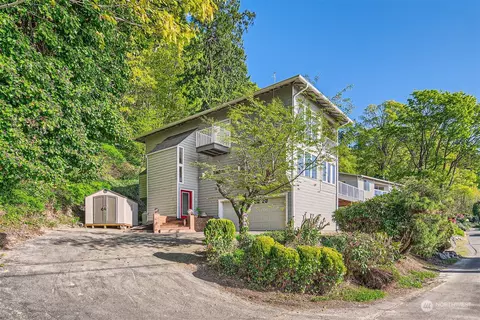 Exterior - 12331 Possession Ln, Edmonds, WA 98026 photo 3 of 9