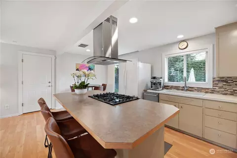 Kitchen - 23532 1st Pl W, Bothell, WA 98021 photo 3 of 4
