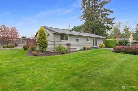 Exterior - 23532 1st Pl W, Bothell, WA 98021 photo 2 of 11