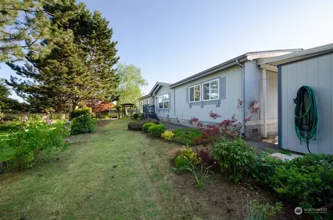201 W Oakview Ave #1, Centralia, WA 98531