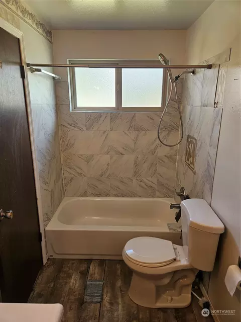 Bath - 16616 17th Ave E, Spanaway, WA 98387 photo 1 of 2