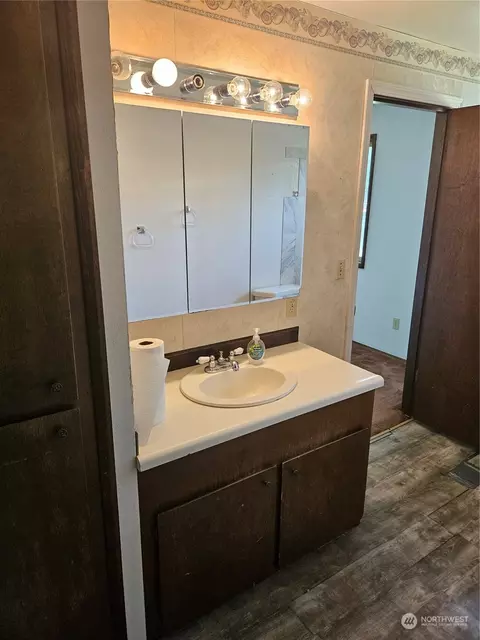 Bath - 16616 17th Ave E, Spanaway, WA 98387 photo 2 of 2
