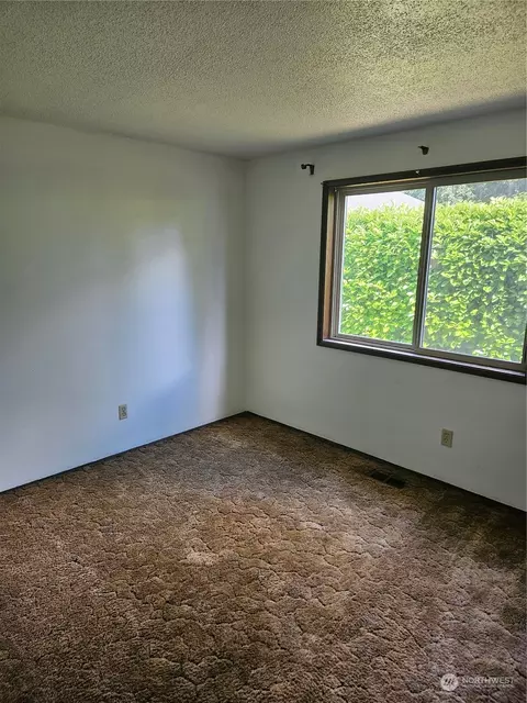 Bedroom - 16616 17th Ave E, Spanaway, WA 98387 photo 2 of 3