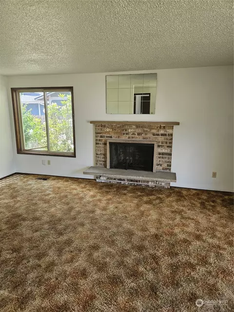 Living - 16616 17th Ave E, Spanaway, WA 98387 photo 2 of 2