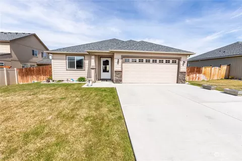 711 6th Ave NE, Ephrata, WA 98823