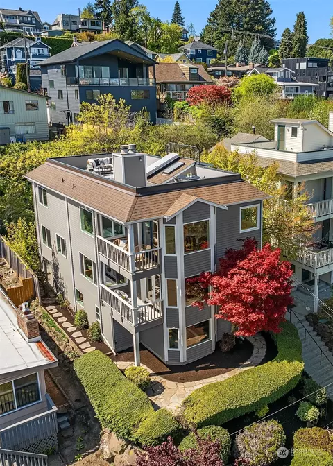 3231 25th Ave W, Seattle, WA 98199