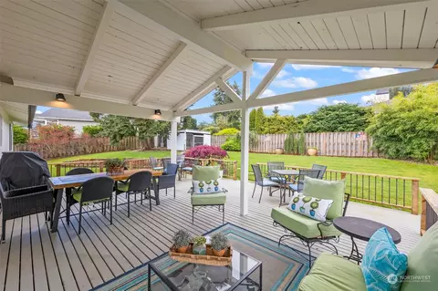 3702 Edwards Dr, Gig Harbor, WA 98335