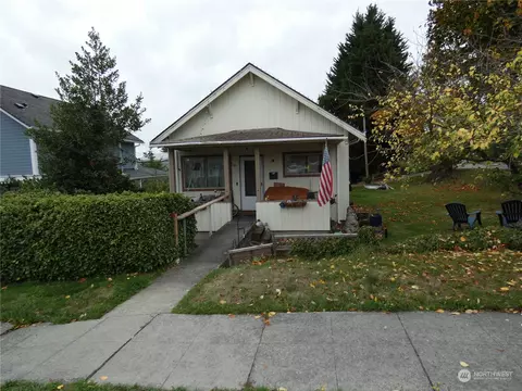1217 15th St, Anacortes, WA 98221