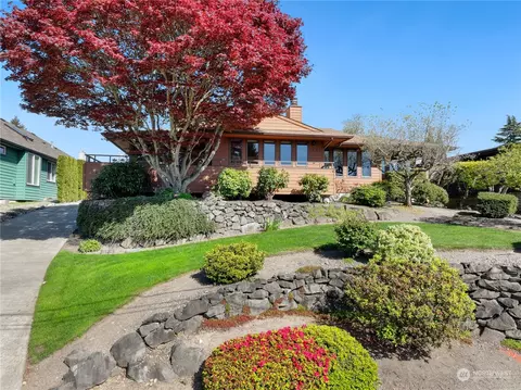 1807 N Hawthorne Dr, Tacoma, WA 98406